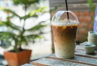 Bạc Xỉu Đáaaaa - 32.000 ₫ tại Tiệm Cà Phê Hẻm - Cà Phê & Bánh Mì Chảo - Tô Hiến Thành