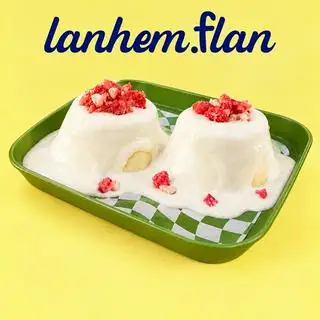 Hình ảnh Flan Uyên Ương Kem Dâu Sấy