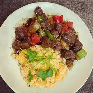 Hình ảnh Cơm Chiên Bò Lúc Lắc + nước