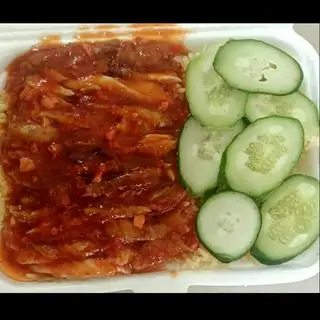 Hình ảnh Cơm Rang Đùi Gà Xốt - Vừa