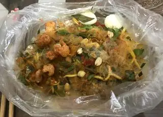 Hình ảnh Bánh Tráng trộn sốt bò