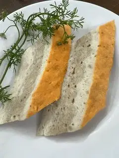 Hình ảnh thêm 2 miếng chả quế 