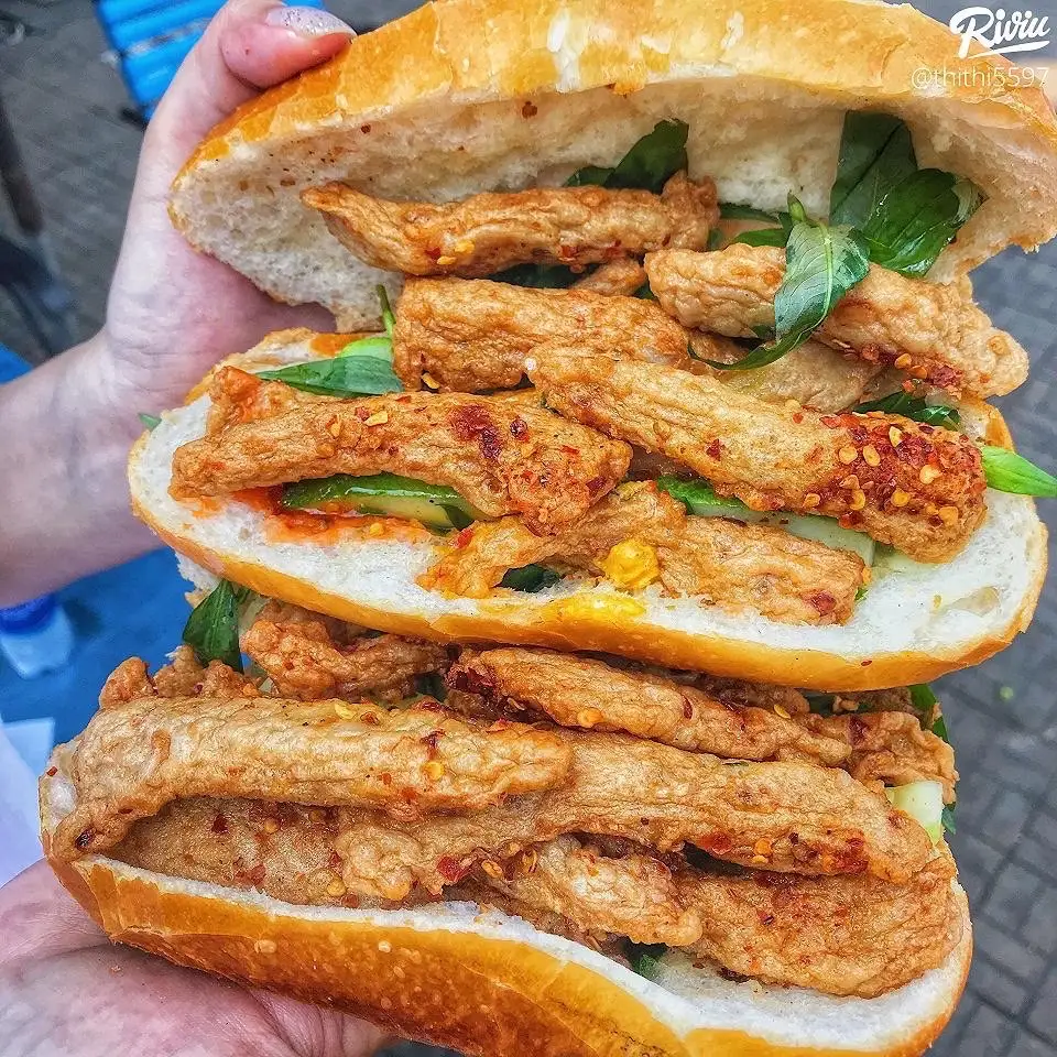 Combo Bánh Mì Chả Cá Phan Thiết + 1 Ly Coca - 25.000 ₫ tại Thanh Thủy - Bánh Mì Chả Cá Phan Thiết - Hương Lộ 2