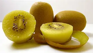 Hình ảnh Kiwi vàng newzeland cắt sẵn (hộp 250gr )