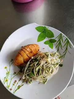 Hình ảnh Bánh tôm nửa cái
