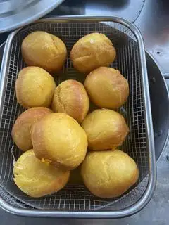 Hình ảnh bánh tiêu phô mai trứng muối