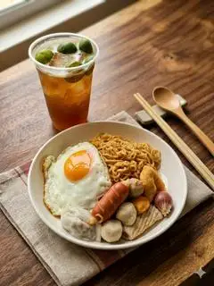 Hình ảnh Mì trộn Đặc's Biệt + Hồng trà quất