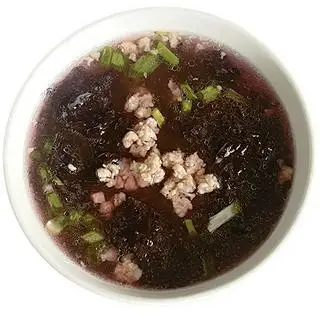 Canh rong biển thịt bằm - 12.000 ₫ tại Cơm Tấm Ba Lộc - Cơm Tấm Long Xuyên & Sườn Nướng Than - Huỳnh Tấn Phát