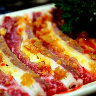 Hình ảnh Ba chỉ bò mỹ sốt tỏi nướng
