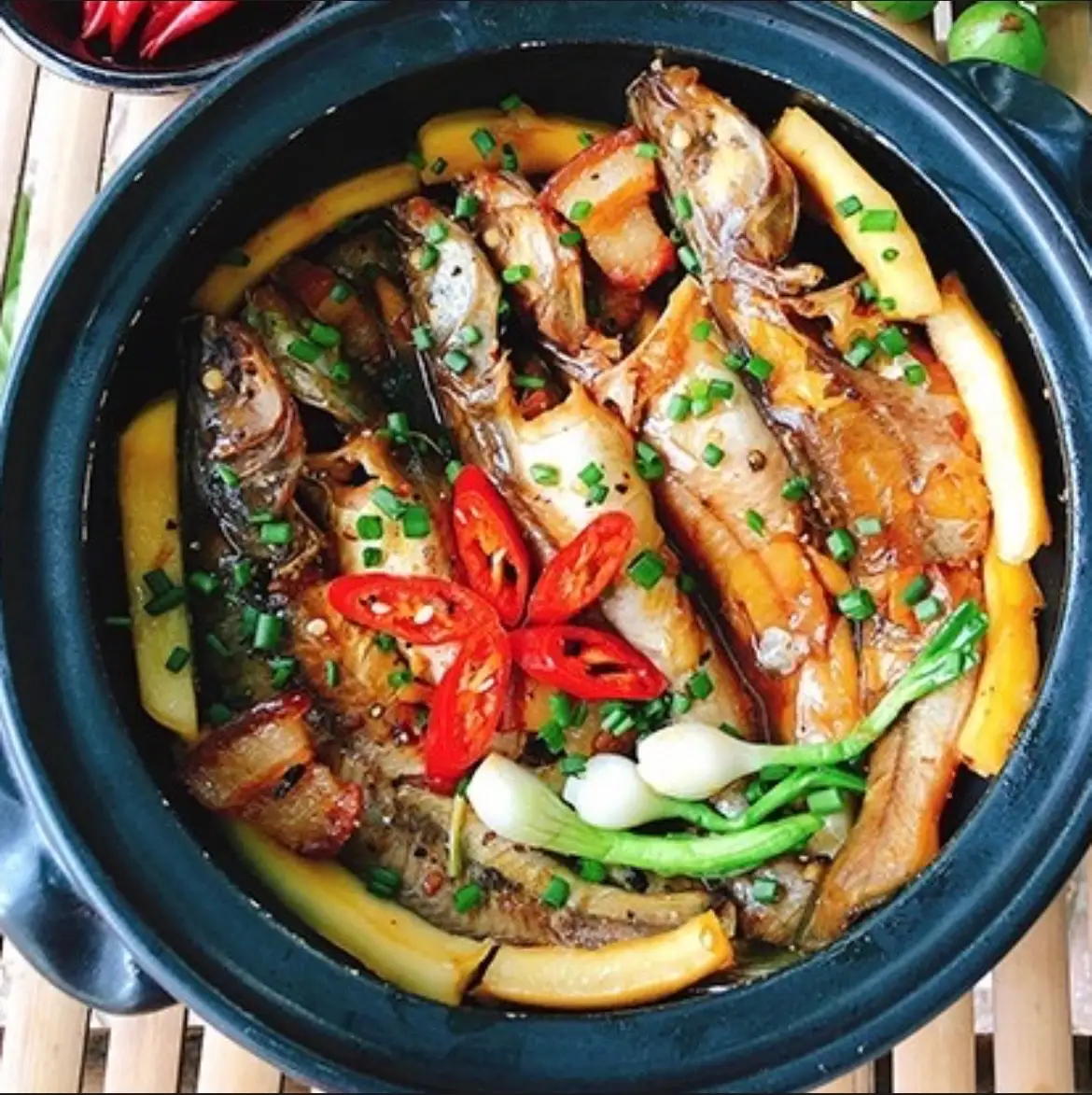 Cơm cá Lăng kho tiêu. - 72.000 ₫ tại Bếp Nhà - Cơm Văn Phòng & Cơm Phần - Lý Thái Tổ
