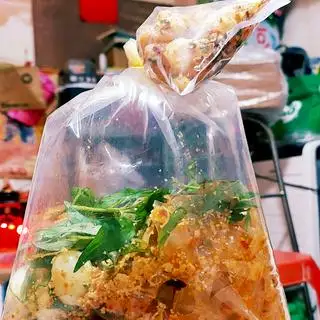 Bánh tráng tỏi ớt tóp mỡ - 35.000 ₫ tại Bánh Tráng Tỏi Ớt Cô Giang - Chung Cư Trần Quang Diệu