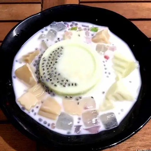 Chè bơ - 33.000 ₫ tại Chè Bát Phố Cổ - Trần Thị Điệu