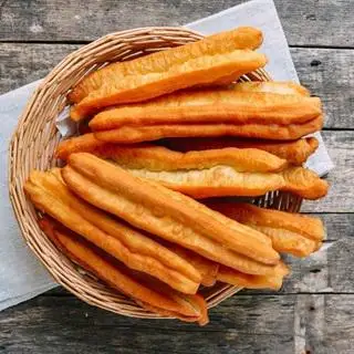 Bánh quẩy thêm - 11.000 ₫ tại Cháo Lòng 2 Anh Em - Nguyễn Kiệm
