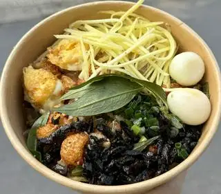 Hình ảnh Bánh tráng trộn thịt bằm tóp mỡ