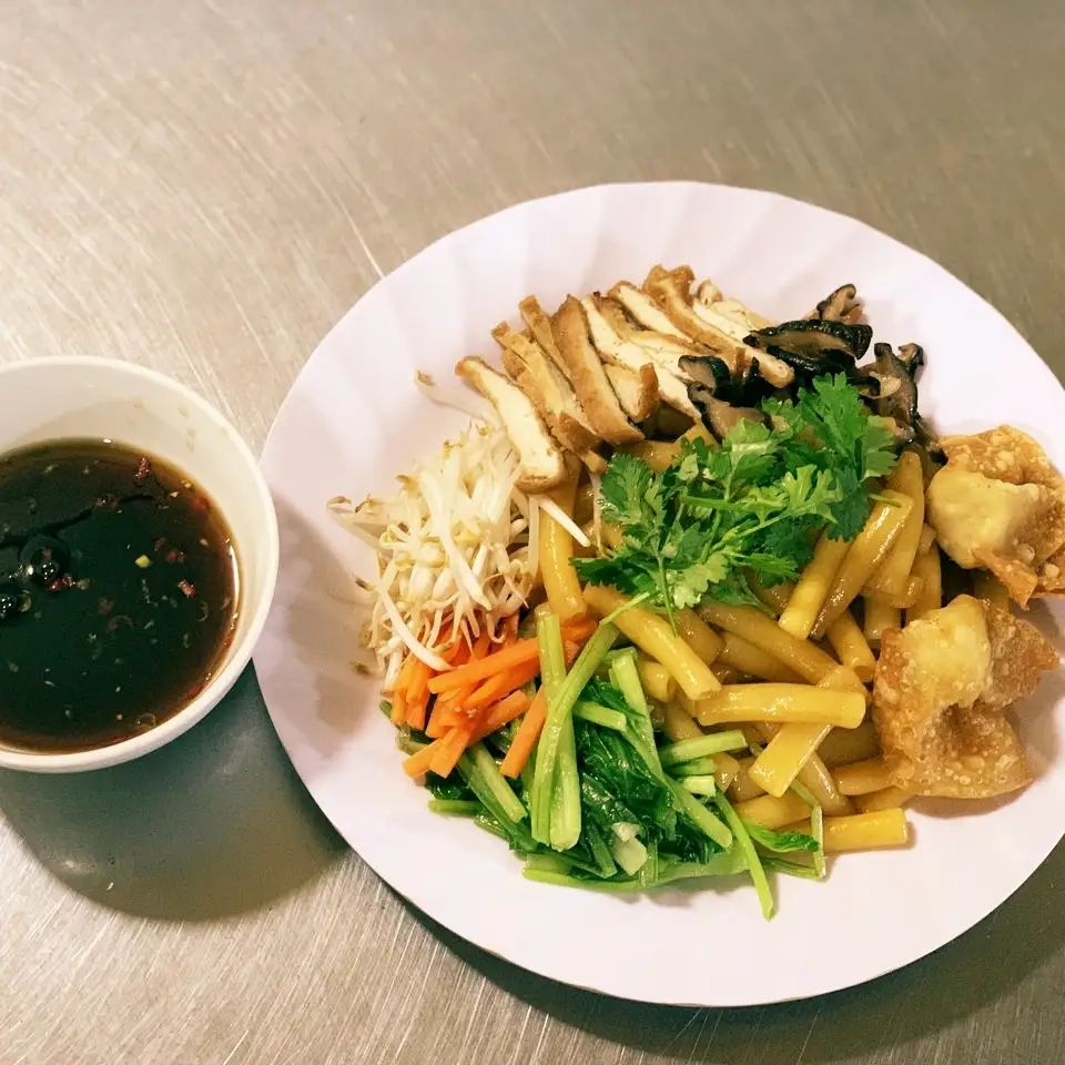 Nui xào chay - 33.000 ₫ tại Hủ Tiếu Chay 111 - Bông Sao