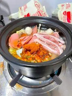 Hình ảnh Mì cay kim chi sườn sụn