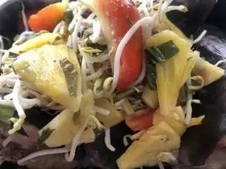Hình ảnh Cơm Canh Chua Đầu Cá