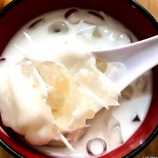 Chè dừa dầm - 33.000 ₫ tại Chè Bát Phố Cổ - Trần Thị Điệu