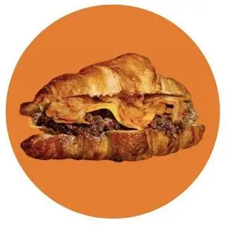 Croissant bò kim chi phô mai - 150.000 ₫ tại CROISSANDWICH - Bánh Sừng Bò Kẹp Thịt - Trần Đình Xu