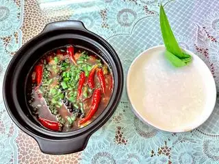 Cháo trắng kho quẹt  - 65.000 ₫ tại Quán Ăn Đêm Út Nhỏ - Trần Xuân Soạn