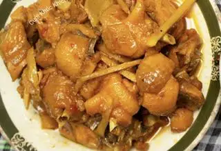 Cơm gà kho gừng - 45.000 ₫ tại Cô Phượng - Cơm Tấm - Bún Thịt Nướng - Nguyễn Kiệm