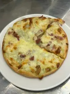 Pizza Trắng - White Pizza (16cm) - 69.000 ₫ tại Pizza & Spaghetti 9House - Tân Trang