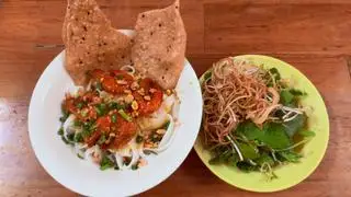 Hình ảnh Mì Quảng tôm ( kèm tô , dụng cụ ăn )