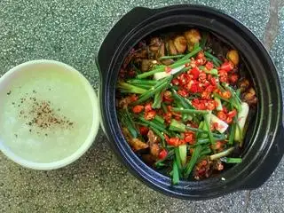 2 ếch + cháo(cơm) - 110.000 ₫ tại Quán Cô Tư - Cơm & Cháo Ếch Singapore - Đường Số 10