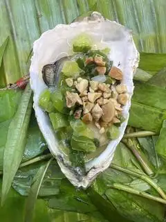 Hàu nướng mỡ hành - 8.000 ₫ tại  Hàu Nướng Út Báo - 15 Vị Sốt 5k - Lãnh Binh Thăng