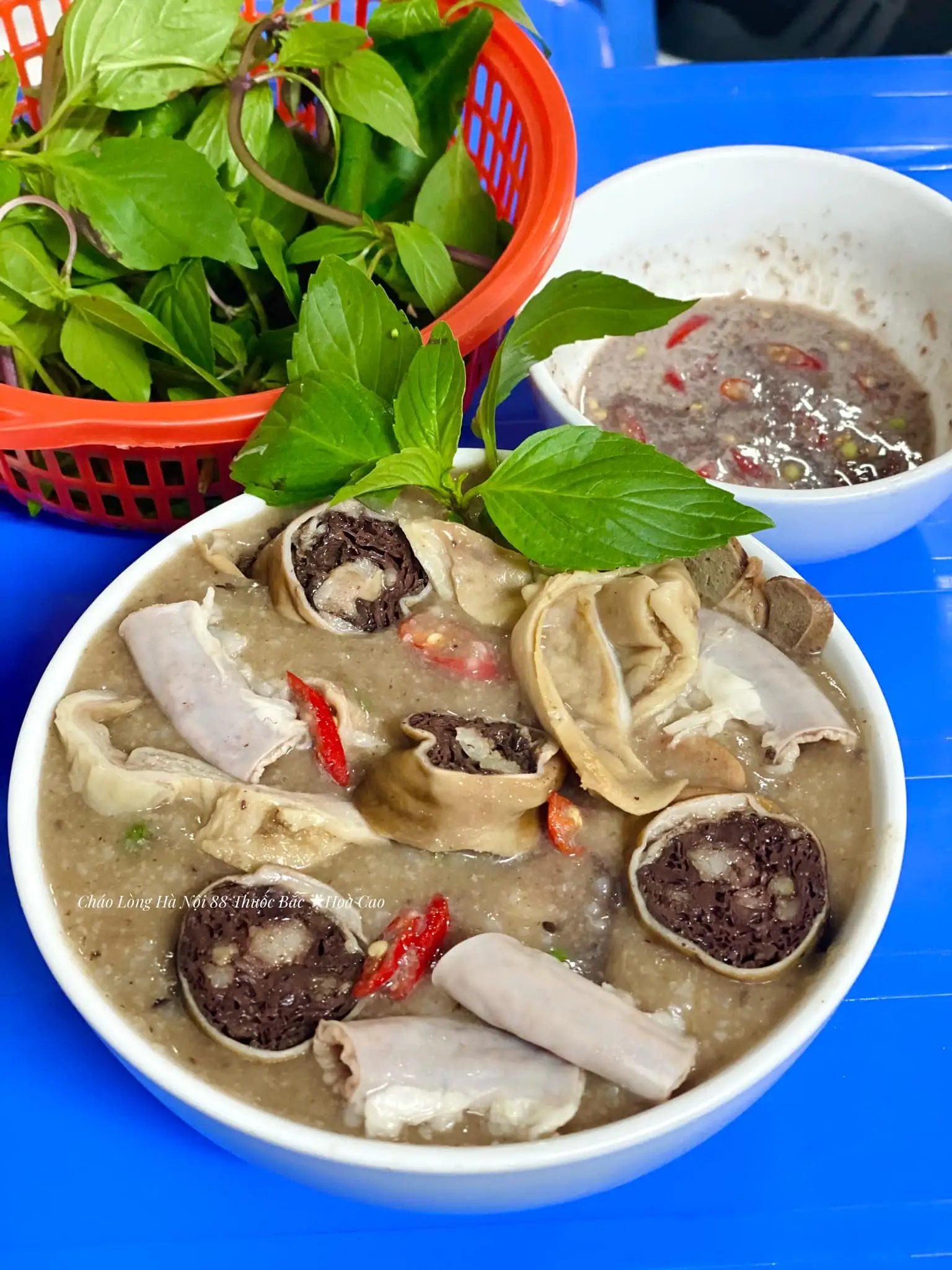 Hình ảnh cháo gan dồi dải
