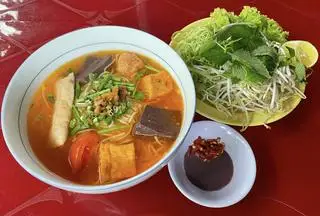 Bún riêu chả cua chả cây - 33.000 ₫ tại Bún Riêu Cua & Hủ Tiếu Cô Thu - Nguyễn Lộ Trạch