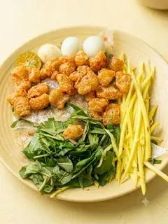 Bánh tráng phơi sương mỡ hành tóp mỡ  - 38.000 ₫ tại Bánh Tráng Trộn Cô Dư - Nguyễn Trung Ngạn