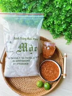 Bánh Tráng Phơi Sương + Hủ Sốt Chấm Muối Ớt - 86.000 ₫ tại Bánh Tráng Muối Nhuyễn Mộc - Lương Thế Vinh 