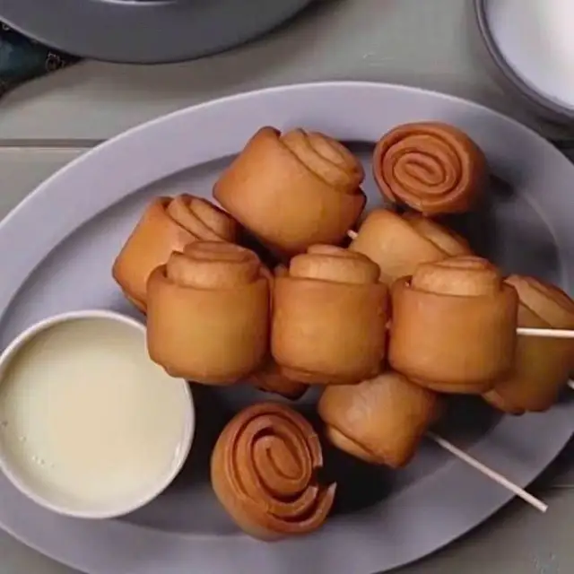 Bánh Bao Chiên - 4.700 ₫ tại Gà Nướng Cơm Lam Tiến Phát - Dương Quảng Hàm