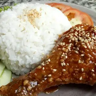 Hình ảnh Cơm Gà Sốt Me