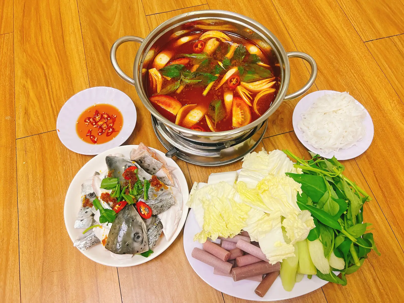 Lẩu Đầu Cá Hồi - 198.000 ₫ tại QUÁN LẨU LALA - Lẩu Cá & Lẩu Thái - Lý Thường Kiệt