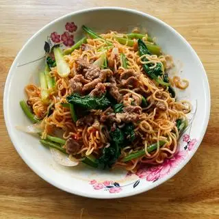 Mì Xào Bò + Trứng  - 50.000 ₫ tại Bún Đậu Song Anh - Nguyễn Thái Bình