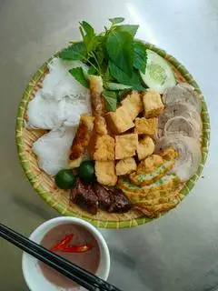 Hình ảnh Bún đậu đầy đủ