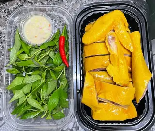 Hình ảnh Gà Ủ Muối Hoa Tiêu 1/2 Con (chặt sẵn không đầu)