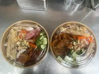Bún khô ( Bún thịt nướng kiểu Bình Định) - 37.000 ₫ tại Bánh Cuốn Tây Sơn - Bánh Mì Thị Nướng Capy - Kênh Tân Hoá
