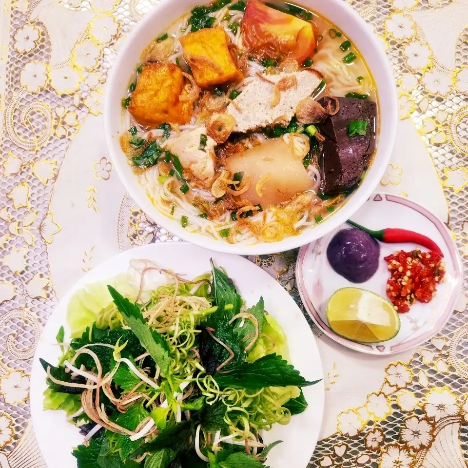 Bún Riêu Cua mọc chả Cây - 73.000 ₫ tại Quán Cô Út - Bún Riêu & Bún Thịt Nướng - Trương Đăng Quế