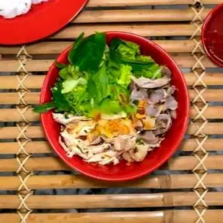 Hình ảnh Bánh ướt lòng gà và gà xé