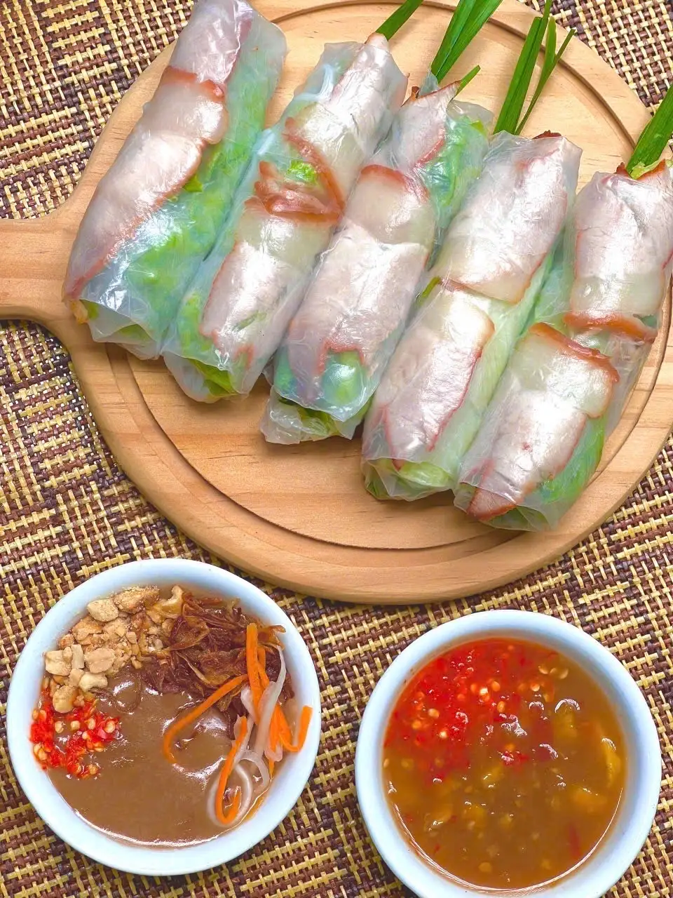 Gỏi cuốn thịt combo 5 cuốn ( dùng tương) - 40.000 ₫ tại Quán Bún Riêu Gỏi Cuốn Bà Út - Đường 16