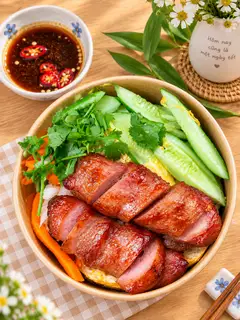 Hình ảnh Bánh mì trộn nem nướng
