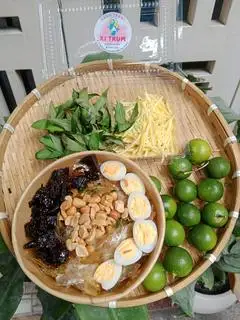 Bánh Trộn Khô Bò Đen Tóp Mỡ Mắm Tỏi - 47.000 ₫ tại Bánh Tráng Xì Trum - Đường Số 4