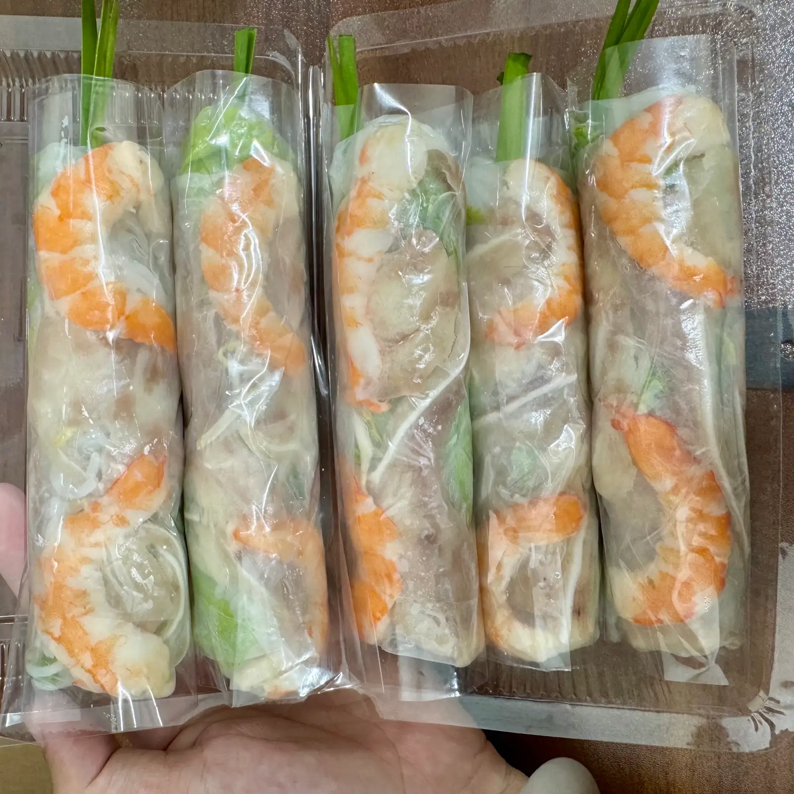 Gỏi Cuốn Tôm + Tai heo VIP (1 cuốn) - 19.000 ₫ tại YuYu Kitchen - Gỏi Cuốn, Bún Nem Nướng & Bánh Tráng Trộn - Tô Hiến Thành