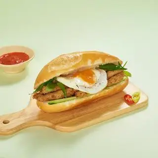 Hình ảnh Bánh mì đặc biệt 2 (nhiều chả cá + trứng) 