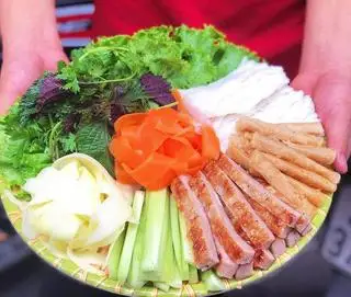 Hình ảnh Nem nướng Nha Trang mẹt đơn - trà