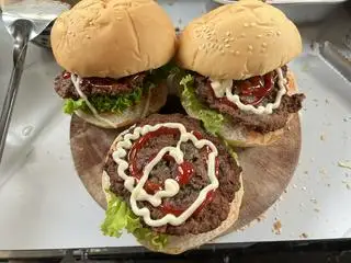 Hambuger Bò Trứng  - 35.000 ₫ tại Bánh Mì A Phấy - Chung Cư Nguyễn Thiện Thuật
