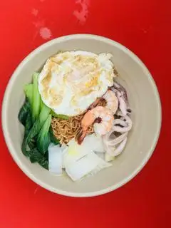 Hình ảnh mì trộn hải sản 